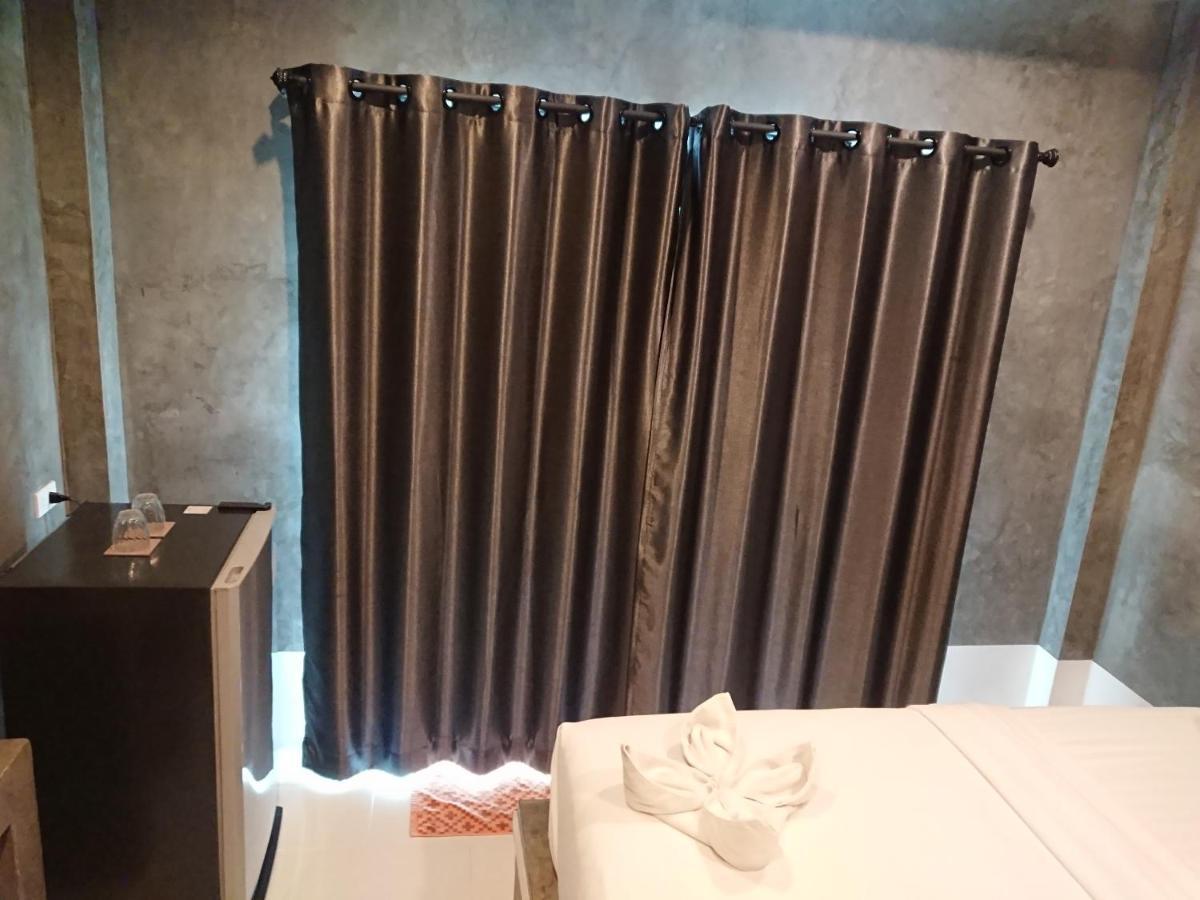 Lopburi Palm Resort Extérieur photo