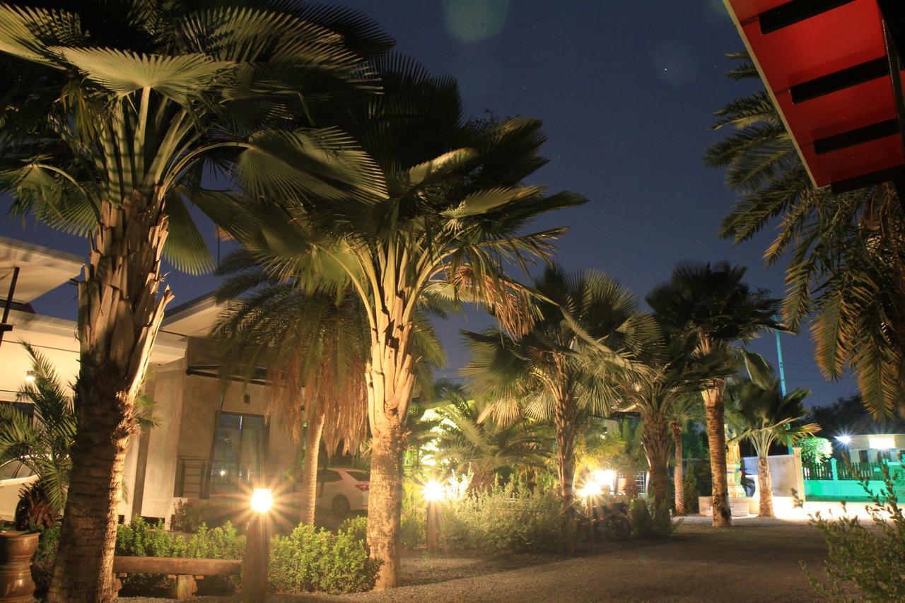 Lopburi Palm Resort Extérieur photo