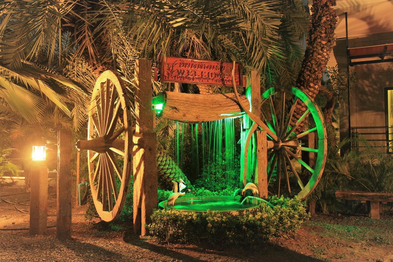 Lopburi Palm Resort Extérieur photo