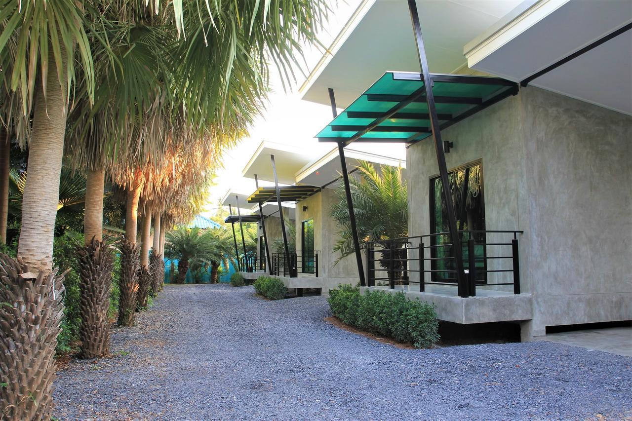 Lopburi Palm Resort Extérieur photo
